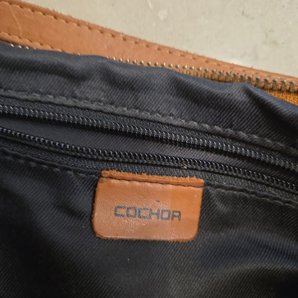 Cochoa Brown Leather Crossbody Bag - Picture 5 of 7